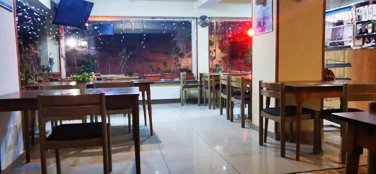 Hotel All Times Timisu de Jos Exterior photo